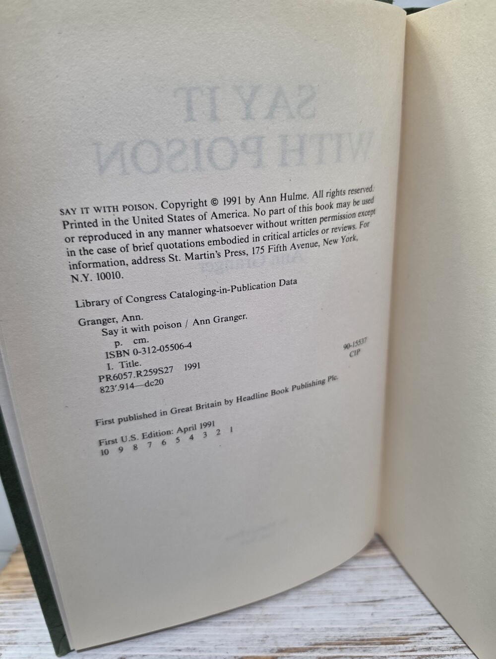 3 Vintage Books - Picture 6 of 11